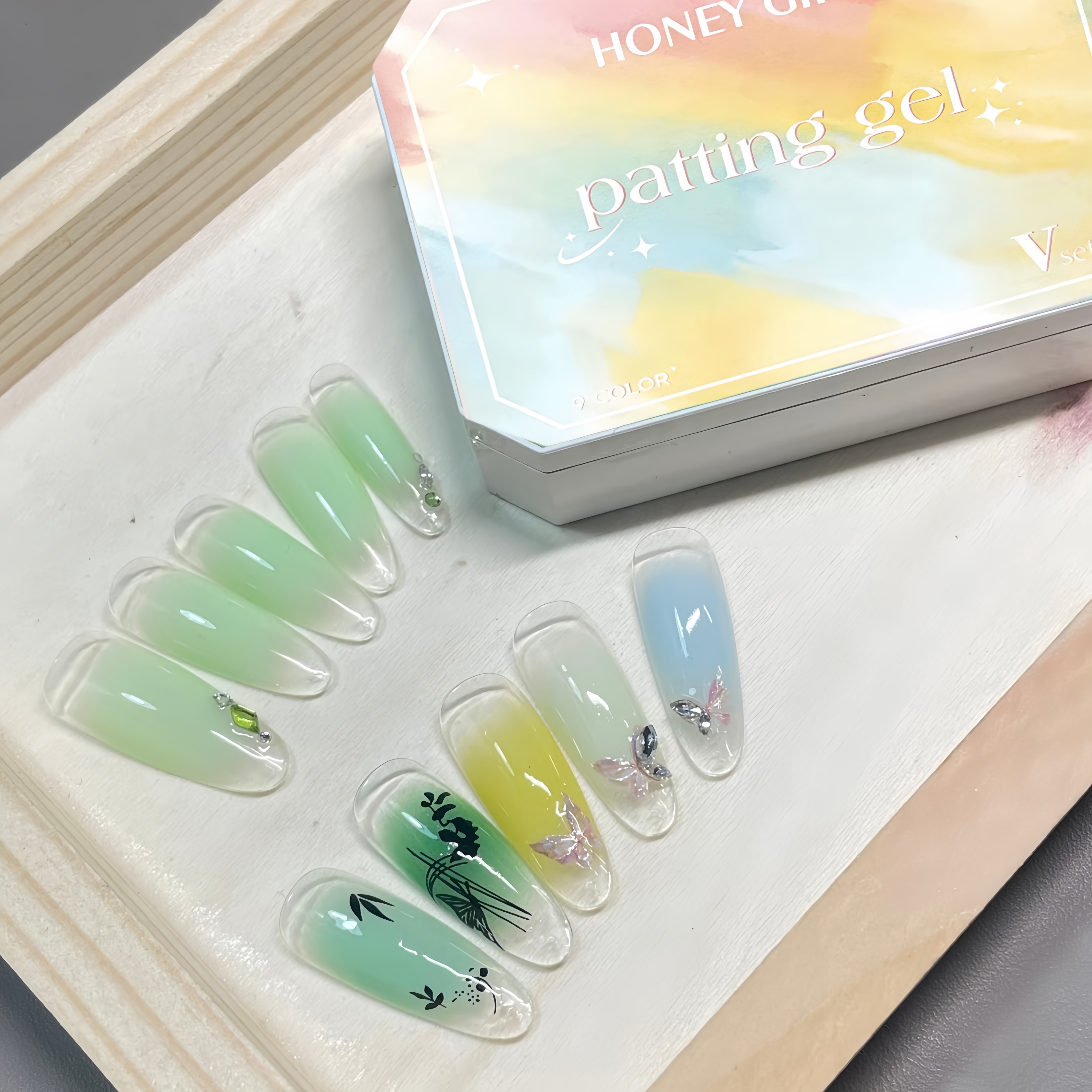 9-Color Solid Nail Polish, Bea - Resin Color Paste recensie en prijs